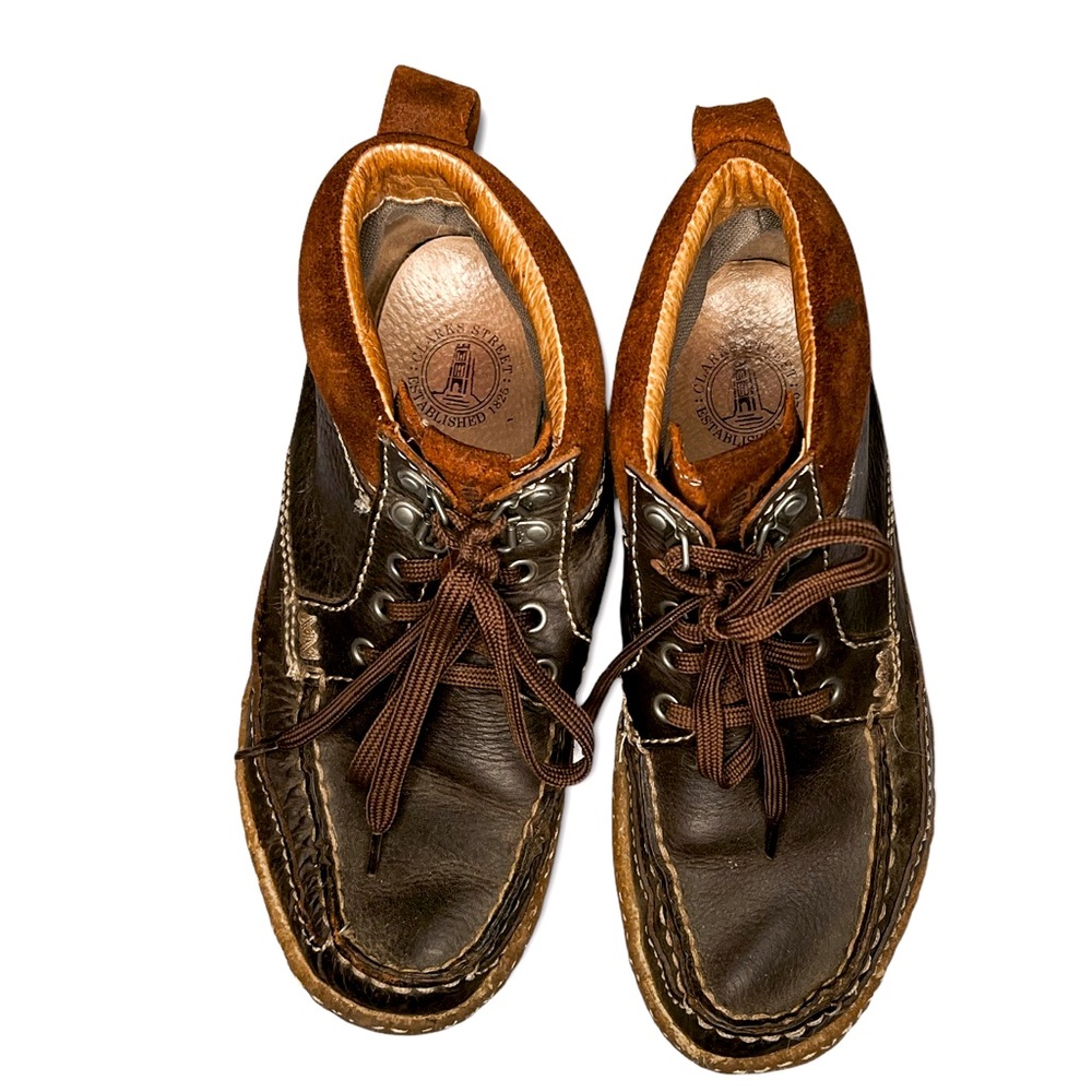 Clarks 8.5 men's brown chukka boots